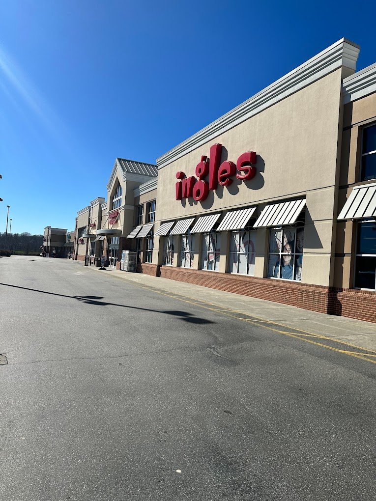 Not just Just a Store: Living Near Ingles Market in North Carolina. Big Hills at Horse Shoe New Houses in Asheville, North Carolina