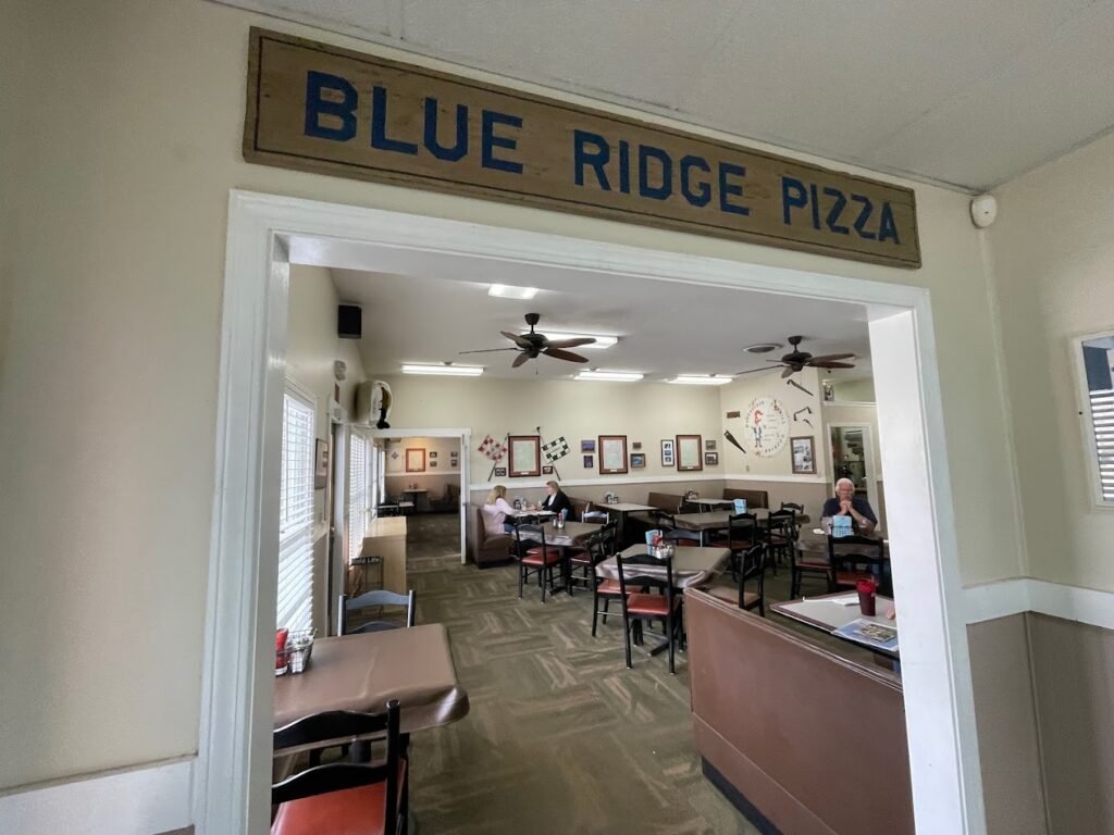 Warmth and Comfort: Living Near Blue Ridge Pizza Company in North Carolina. Big Hills at Horse Shoe New Houses in Asheville, North Carolina